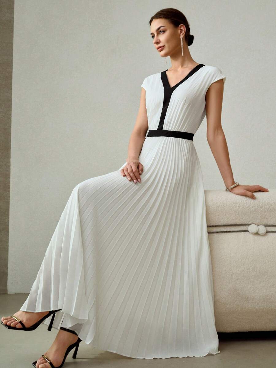 MOTF PREMIUM COLORBLOCK V-NECK CUTOUT BACK BATWING SLEEVE PLEATED HEM LONG DRESS - Black and White - View 1