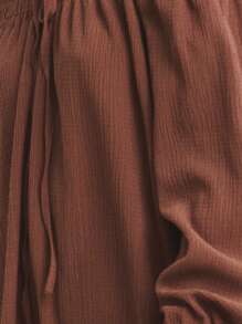 Nöista 露肩长袖连衣裙，系带领口，喇叭袖口。轻盈面料，完美搭配舒适的夏季服装或圣约翰节氛围。 - 棕色 - 查看 4