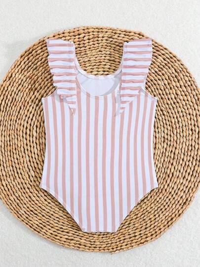 SHEIN Bộ đồ bơi liền thân in hình quả dâu tây cho bé gái kèm chân váy lưới nhún bèo, dễ thương khi đi nghỉ