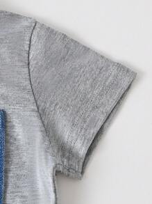 SHEIN 2pcs/Set Baby Boys Spring/Summer Outfit, Fresh & Energetic Combination, Pure White Round Neck Short Sleeve Top Paired With Blue & White Striped Denim Pants, Simple Style With Fashionable Details, Comfortable Fit, Suitable For Outings, Casual Wear, Gatherings And More - Grey - View 7