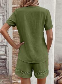 EMERY ROSE 2pcs/Set Women's Vacation Casual Solid Color Lace Patchwork Shirt & Shorts Set