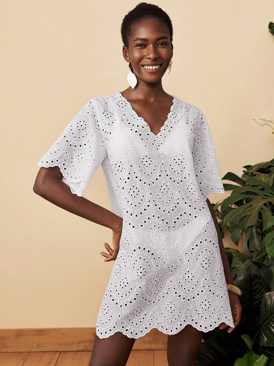 Travachic Rochie mini casual solidă țesută, cu decolteu în V, mânecă scurtă, lejeră, haine de femei de toamnă, haine de toamnă, Paște, ținute de sărbătoare, ținute de plajă pentru femei, ținute de vacanță pentru femei, ținute de concert pentru femei, BOHO, Bohemia, festival de muzică, haine de vacanță tropicală pentru femei, romantică, haine de toamnă, haine de iarnă, haine de Crăciun, bluze pentru ieșiri în oraș, bluze pentru ieșiri în oraș, casual, drăguț. - alb - Vizualizare 1