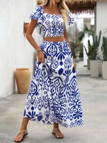 SHEIN PETITE 2 件套：优雅通勤休闲迷人复古浪漫度假荷叶边领短袖上衣和 A 字印花裙（随机印花） - 藍白色 - 查看 3