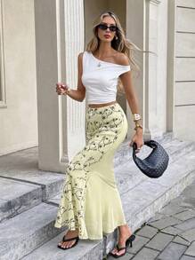 SHEIN Frenchy Women's Elegant Floral With Sequin Embroidery Mermaid Skirt, Contrasting Floral Embroidery Patterns,Elegant And Fashionable For Commuting,Sequin Embroidery Craft Chiffon Fabric,Elegant And Romantic Commuting,Elegant Fishtail Skirt,Ruffle Hem Design Winter Green Christmas - Green - View 5