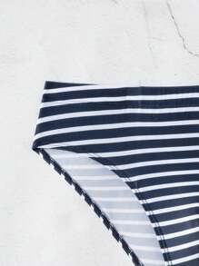Manfinity Swimmode Men's Striped Triangle Swim Trunks For Beach & Holiday Men Swim Briefs - Black - View 4