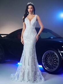 Glamrae 优雅奢华刺绣蕾丝贴花撞色网眼性感深垂领鱼尾裙，带拖尾，适合婚礼活动、所有正式场合、新娘礼服 - 白色 - 查看 4