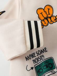 SHEIN Jaket Gaya Varsity untuk Balita Usia 0-3 Tahun, Mantel Baseball Bayi dengan Motif Huruf Kartun Lucu, Manset Bergaris dan Kancing Jepret di Bagian Depan, Pakaian Luar Kasual Musim Semi dan Gugur - Aprikot - View 4