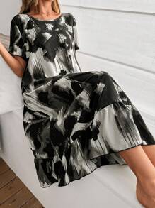 SHEIN 女士休闲宽松水墨扎染印花圆领短袖中长睡袍，Moo Moo 睡裙 - 彩色 - 查看 1