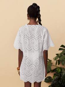 Travachic Rochie mini casual solidă țesută, cu decolteu în V, mânecă scurtă, lejeră, haine de femei de toamnă, haine de toamnă, Paște, ținute de sărbătoare, ținute de plajă pentru femei, ținute de vacanță pentru femei, ținute de concert pentru femei, BOHO, Bohemia, festival de muzică, haine de vacanță tropicală pentru femei, romantică, haine de toamnă, haine de iarnă, haine de Crăciun, bluze pentru ieșiri în oraș, bluze pentru ieșiri în oraș, casual, drăguț. - alb - Vizualizare 2