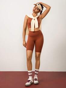 Hanevo Damen Set aus einfarbigem Crop Top-Sport-BH und hochtailliger Radlerhose, geeignet für Fitness und Sport