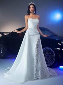 Glamrae Robe élégante et luxueuse avec épaules dénudées, en dentelle et satin, avec des détails froncés, une fente sexy sur la cuisse, et une traîne volantée amovible. Convient pour les mariages, les fêtes, les vacances, les lunes de miel, les robes de mariée.