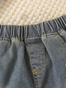 Set de 2 piezas para niñas pequeñas: Blusa informal y adorable de estilo universitario con mangas abullonadas y lazo en color albaricoque, y pantalones cortos de mezclilla lavada azul - Albaricoque - Ver 3