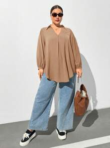 SHEIN Essnce 大码女式秋冬休闲宽松舒适 V 领黑色长袖衬衫、秋季女装、女式衬衫、曲线上衣、老款、黑色上衣、商务休闲女装、女式办公室服装、女式服装、女式上衣、返校节、教师、工作上衣 - 卡其色 - 查看 4