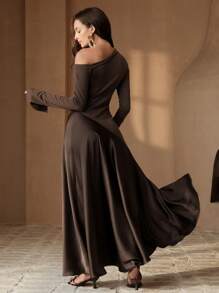 Anewsta 高端针织和梭织拼布性感修身高腰斜肩长袖连衣裙（咖啡色）