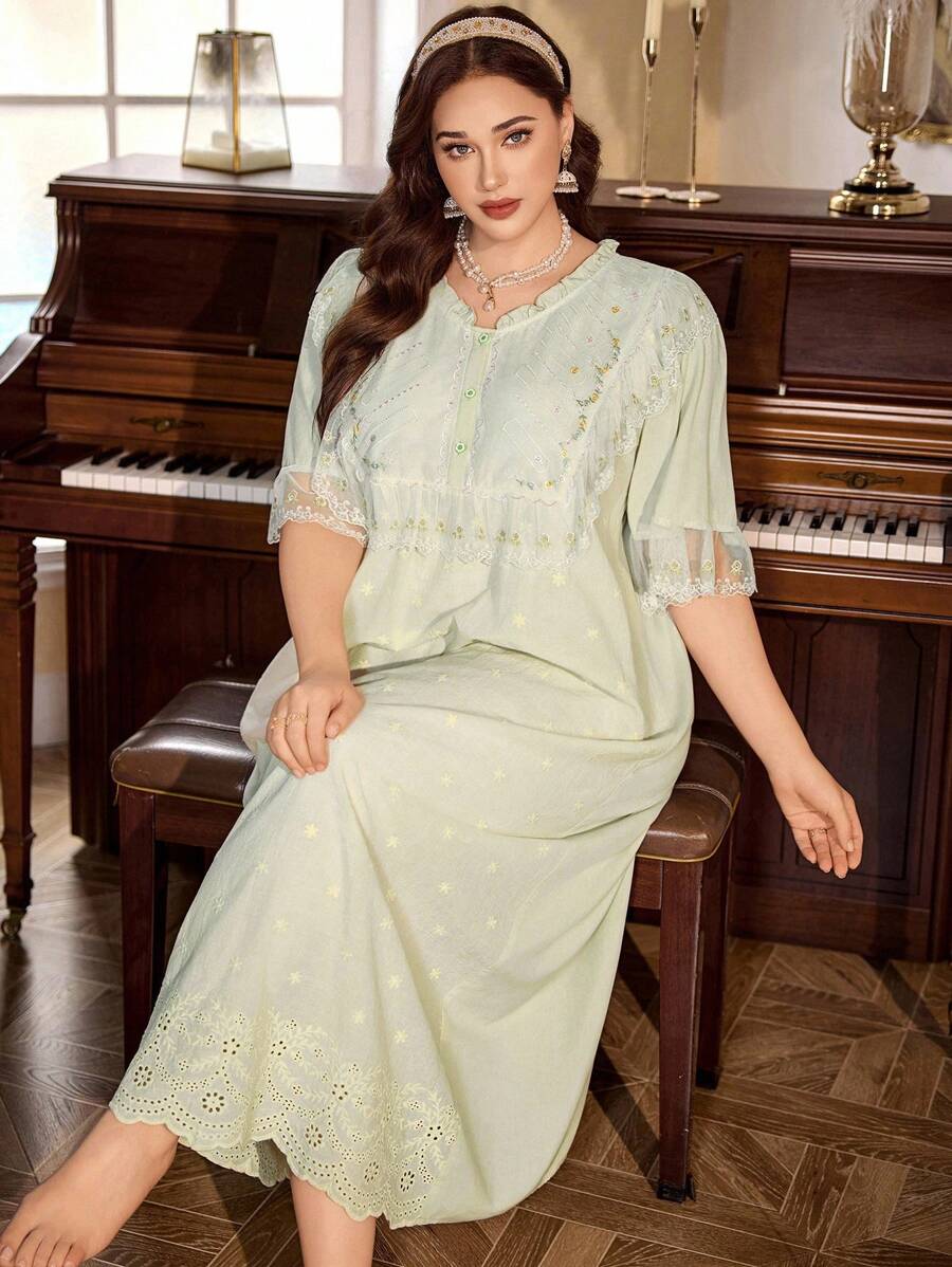 PalaceNights Robe de nuit longue de grande taille, style vintage de palais, avec broderie 3D, pour l'automne - Vert menthe - Voir 1