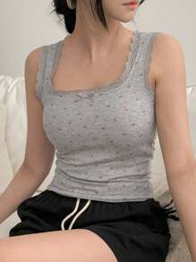 DAZY Söt blommig topp med spetskant och inbyggd vaddering - Grå - Visa 1