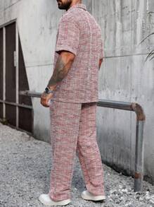 Manfinity Homme 大码男士夏季短袖单排扣衬衫和裤子休闲两件套 - 紅色 - 查看 2