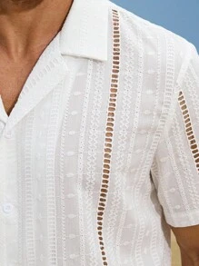 Manfinity RSRT Herren Sommer Hemd mit Kragen, Kurzarm, Einreiher, Lässig Hemd, Herren Häkelhemd, Herren Urlaubskleidung, Herren Spitzenhemd - Weiss - Übersicht 3