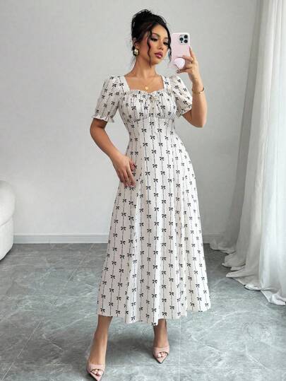 Chiquease Đầm mini cổ vuông in hoa thanh lịch dành cho nữ có viền xếp nếp và tay áo xếp nếp, phù hợp cho mùa xuân, hè, thu