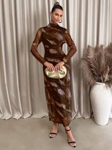 Lavishia Váy ôm dài tay cổ lọ in họa tiết trừu tượng màu đen và cà phê cho nữ - Màu nâu  Mocha - Xem 3