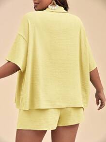 SHEIN VCAY Setelan Kasual 2 Potong untuk Wanita Ukuran Plus, Warna Polos, Lengan Longgar, Kancing Tunggal, Kemeja dan Celana Pendek, Pakaian Liburan - Kuning - View 2