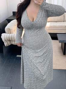 Dazy Plus 大码女式碎花修身V领褶皱长款睡裙睡衣，秋冬款 - 灰色 - 查看 9