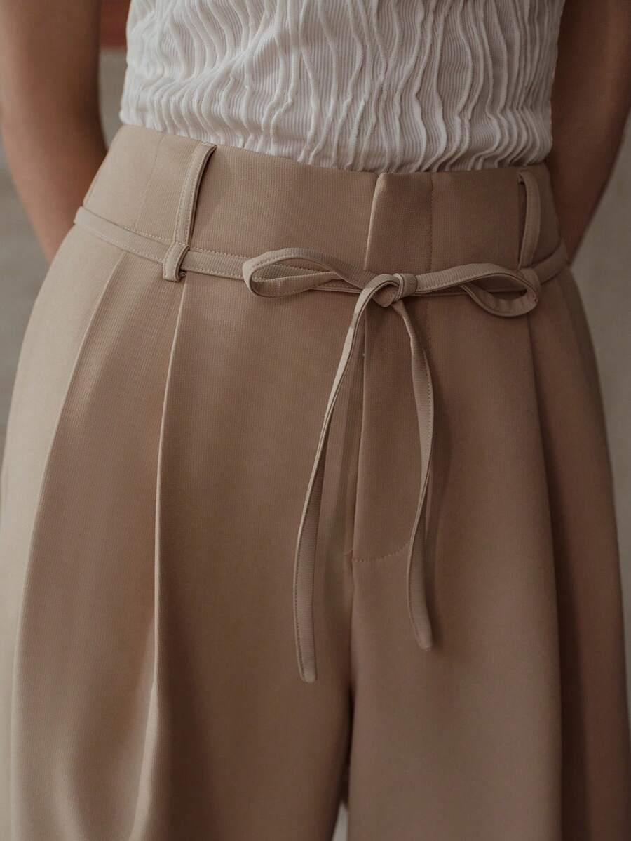 MOTF PREMIUM PANTALONES ACAMPANADOS CON PLIEGUES Y CINTURÓN - Caqui - Ver 2