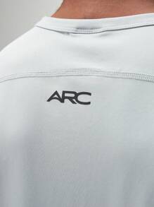 ARC 男士必备圆领速穿背心（夏季款） - 淺灰色 - 查看 4