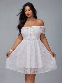 Flirla Robe à épaules dénudées, grande taille, style rétro romantique avec imprimé floral et nœud papillon, coupe évasée - Blanc - Voir 1