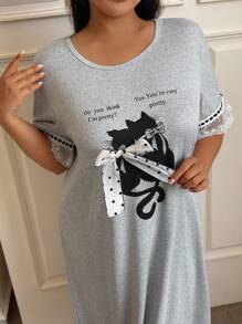 SHEIN 大码休闲宽松睡袍，可爱猫咪轮廓设计，柔软牛奶丝面料拼接蕾丝，适合居家穿着，Moo Moo - 淺灰色 - 查看 4