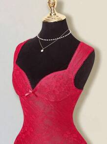 SHEIN ICON Vestido corto casual de vacaciones de puro color beige para damas, con ajuste ceñido, escote en V profundo, semi-transparente y de encaje - Beis - Ver 4