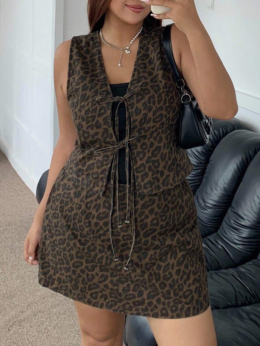 Dazy Plus Bộ đồ 2 món gợi cảm với áo crop top không tay buộc dây họa tiết da báo và chân váy denim bó sát mini - màu nâu - Xem 1