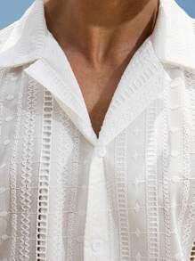 Manfinity RSRT Herren Sommer Hemd mit Kragen, Kurzarm, Einreiher, Lässig Hemd, Herren Häkelhemd, Herren Urlaubskleidung, Herren Spitzenhemd - Weiss - Übersicht 6