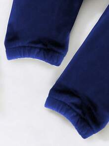 SHEIN Playful Pals 年轻男孩蜘蛛印花圆领运动衫和运动裤套装 - 黑色 - 查看 3