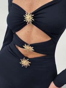 Aloruh New Vintage Chic Metal Decor Hollow Out Tight Design Romper - Navy Blue - View 6