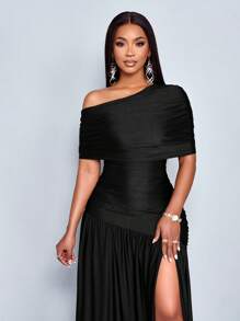 SOLERSUN 春夏女装性感派对休闲度假棕色亮面面料单肩聚拢露肩领前开衩褶边针织长裙 - 黑色 - 查看 3