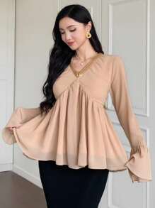 DAZY 优雅铆钉V领荷叶边下摆女式衬衫