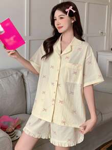 DAZY Women Bow Pattern Allover Print T-Shirt And Shorts Pajama Set