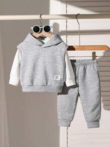 SHEIN 婴幼儿男童三件套休闲韩版圆领白色卫衣、灰色连帽背心和灰色运动裤，适合春秋季日常穿着 - 淺灰色 - 查看 3