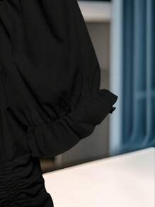 GlowEve 新款流行精致坑条纹方领泡泡袖褶皱修身女式T恤，夏季 - 黑色 - 查看 5