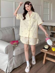 DAZY Women Bow Pattern Allover Print T-Shirt And Shorts Pajama Set