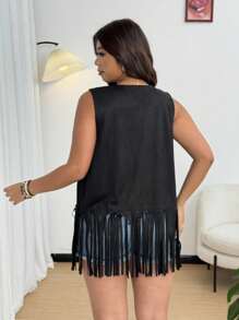 SHEIN CURVE+ Chaqueta sin mangas con detalles de tachuelas y dobladillo con flecos en talla grande de estilo vintage