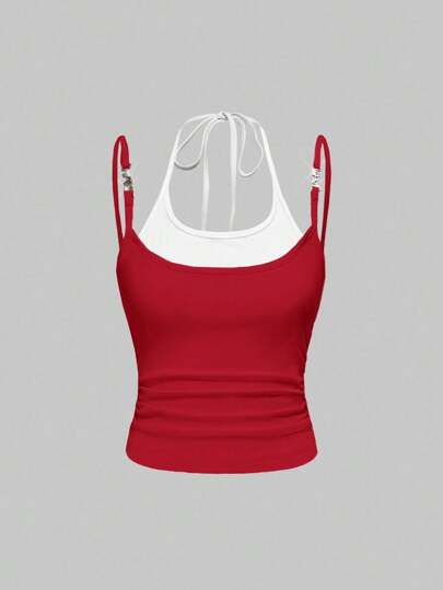 Top de tirantes finos 2 en 1 con colgante metálico estilo Y2K