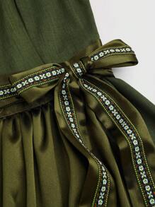 Fairmaia German Traditional Vintage Sleeveless Women Dress Traditional Dirndl Dress With Square Neck, Floral Print, And Apron, For Oktober