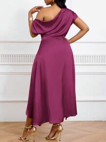 SHEIN Tall CURVE 加大码不对称下摆缎面收腰礼服，优雅晚礼服 - 中紫紅色 - 查看 2