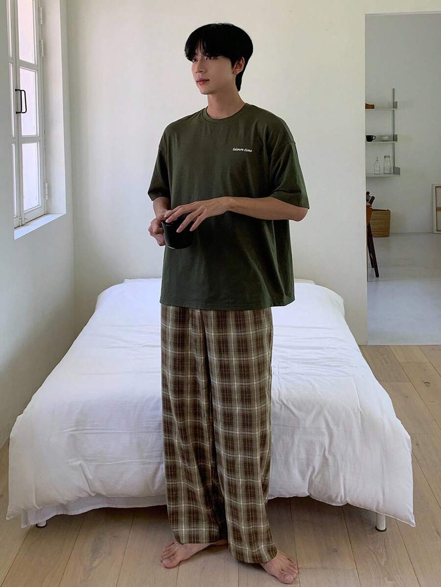 DAZY 男士两件套字母印花 T 恤和格子裤睡衣套装，夏季家居服 - 卡其色 - 查看 1