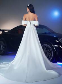 Glamrae Robe élégante et luxueuse avec épaules dénudées, en dentelle et satin, avec des détails froncés, une fente sexy sur la cuisse, et une traîne volantée amovible. Convient pour les mariages, les fêtes, les vacances, les lunes de miel, les robes de mariée.