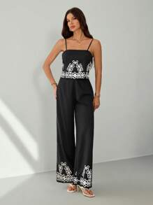 SHEIN Tall Set de 2 piezas de top de tirantes y shorts con estampado floral de verano para mujeres - Negro - Ver 9