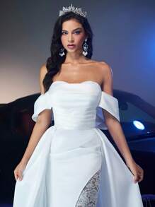 Glamrae Robe élégante et luxueuse avec épaules dénudées, en dentelle et satin, avec des détails froncés, une fente sexy sur la cuisse, et une traîne volantée amovible. Convient pour les mariages, les fêtes, les vacances, les lunes de miel, les robes de mariée.