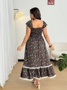 SHEIN SunnyBelle Plus Size Sweetheart Collar Button Faux Placket, Cap Sleeve, Ditsy Floral & Lace Trim Shirred Waist Dress